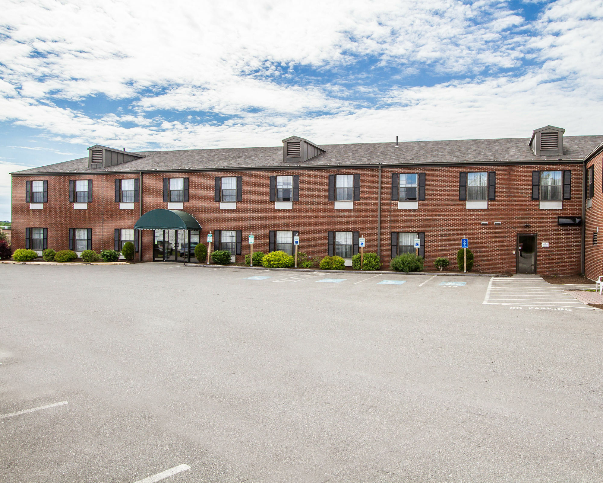 Quality Inn At Bangor Mall Exterior photo